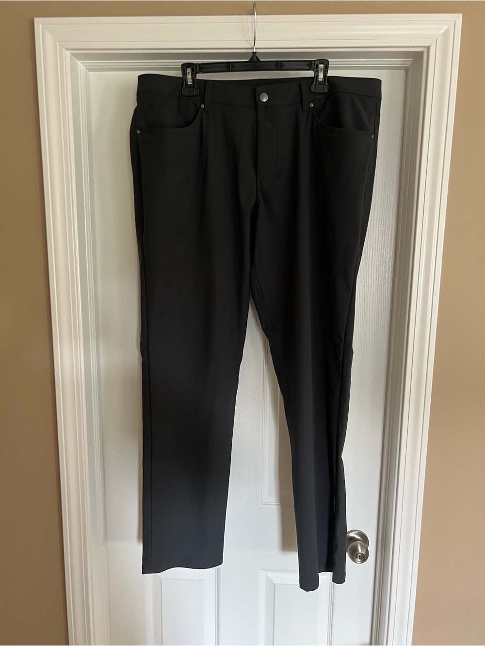 Lululemon ABC Charcoal Men’s Casual Pants. 38x34.